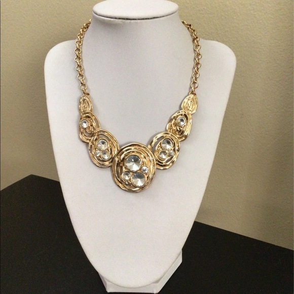 NWOT. Statement Gold Tone & Rhinestones Necklace. - Picture 8 of 9